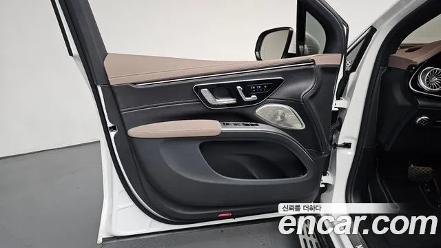 Mercedes-Benz EQS — Фото автомобиля 23