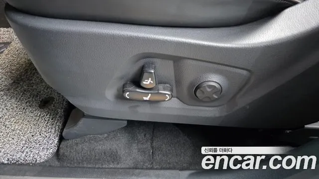 KG_Mobility_Ssangyong Rexton Rexton Arena Дизель 2.2 4WD — Фото автомобиля 26