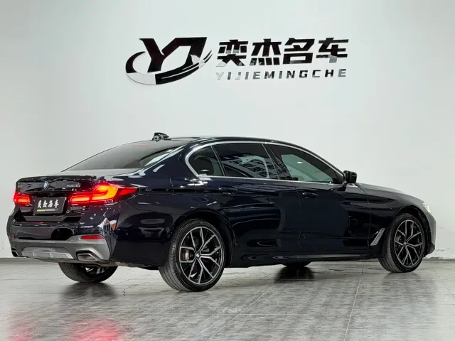 BMW BMW 5 Series 2022 Model Third Facelift 530Li Premium M Sport Package — Фото автомобиля 9