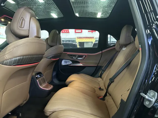 Mercedes-Benz E-Class — Фото автомобиля 10