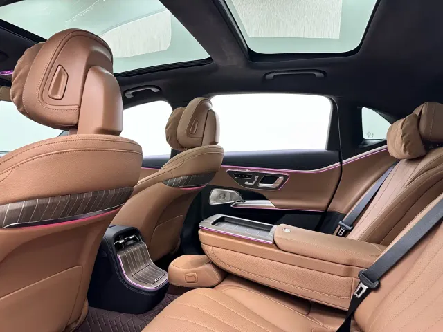 Mercedes-Benz E-Class — Фото автомобиля 17