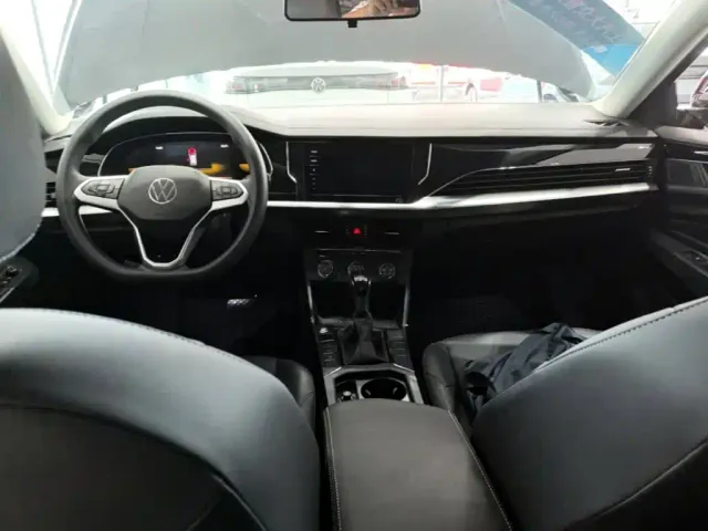 Volkswagen Passat — Фото автомобиля 9