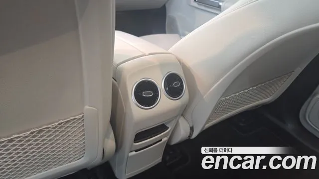 Mercedes-Benz EQB — Фото автомобиля 14