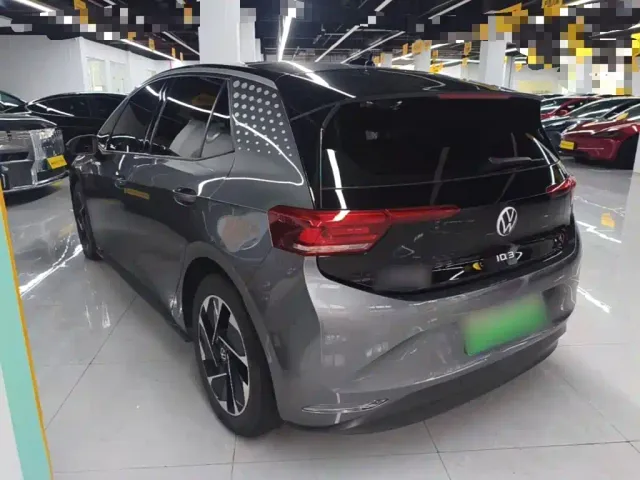 Volkswagen ID.3 — Фото автомобиля 4