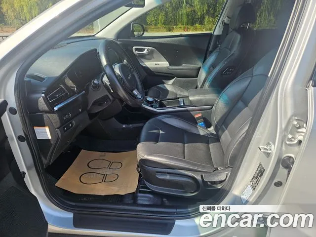 Kia Niro — Фото автомобиля 14