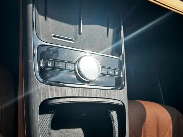 Geely Galaxy Xingyao 8 — Фото автомобиля 15