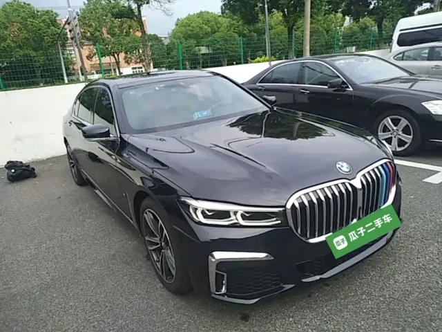 BMW 7 Series — Фото автомобиля 3