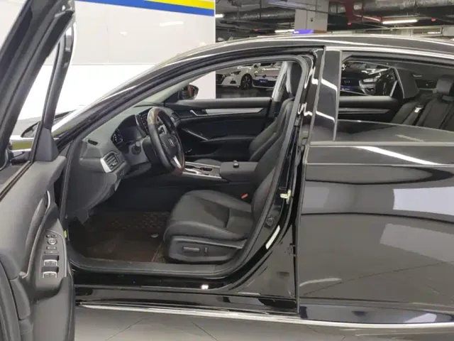 Honda Accord — Фото автомобиля 9