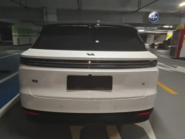 Li Auto i6 — Фото автомобиля 5