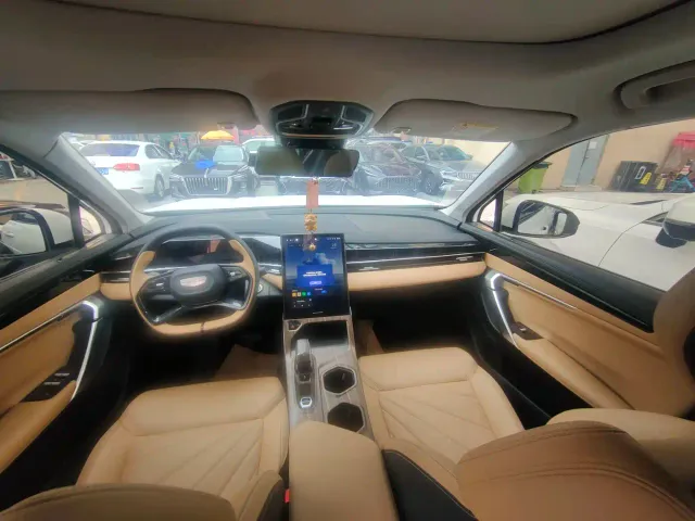 Geely Boyue L — Фото автомобиля 9