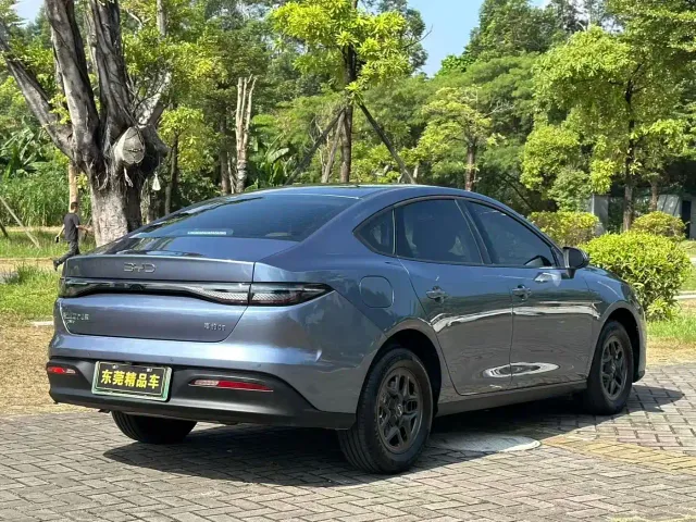 BYD Seal 05 DM-i — Фото автомобиля 5