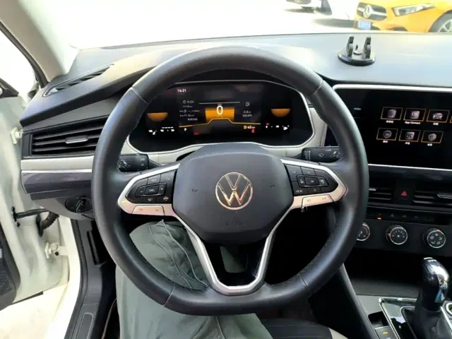 Volkswagen Bora — Фото автомобиля 10