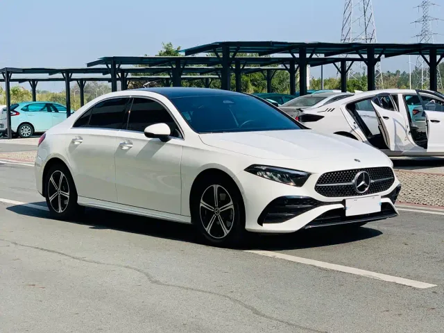 Mercedes-Benz A-Class — Фото автомобиля 3