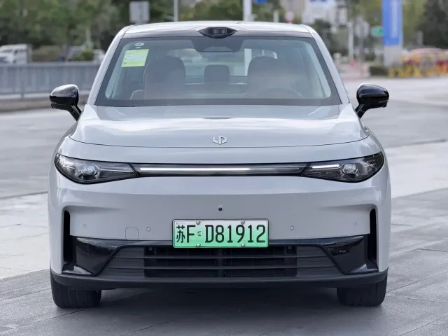 Leapmotor C10 — Фото автомобиля 2