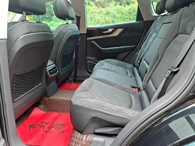 Hongqi HS5 — Фото автомобиля 10