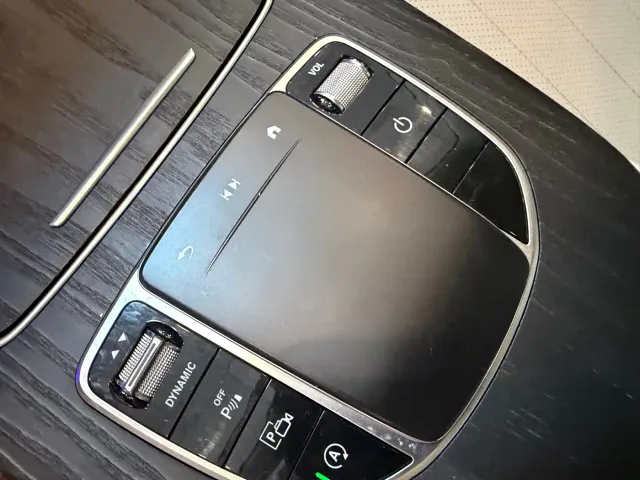 Mercedes-Benz E-Class — Фото автомобиля 7