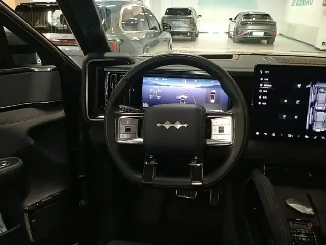 BYD FangChengBao Leopard 5 — Фото автомобиля 10