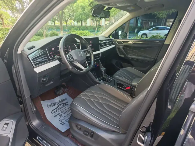 Volkswagen Tiguan L — Фото автомобиля 8
