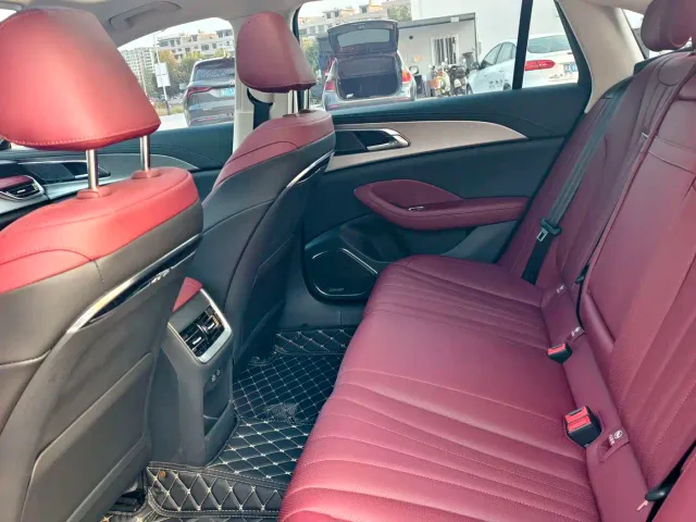 Hongqi H5 — Фото автомобиля 8