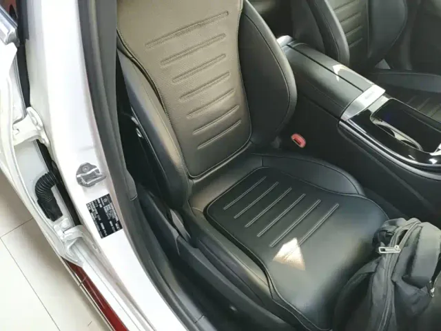 Mercedes-Benz C-Class — Фото автомобиля 24