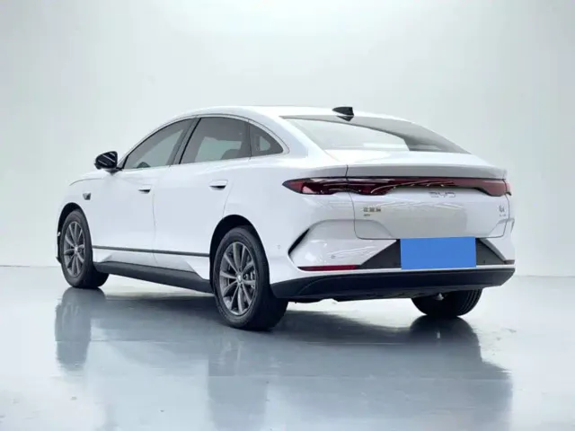 BYD Qin L — Фото автомобиля 4
