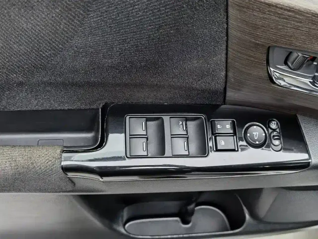 Honda Odyssey — Фото автомобиля 9