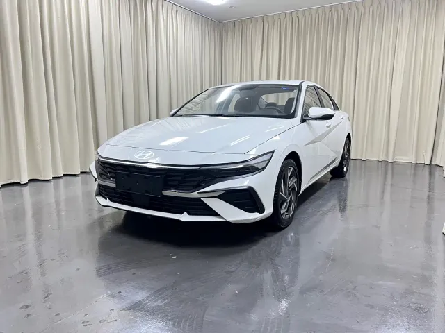 Фотография автомобиля — Hyundai Elantra