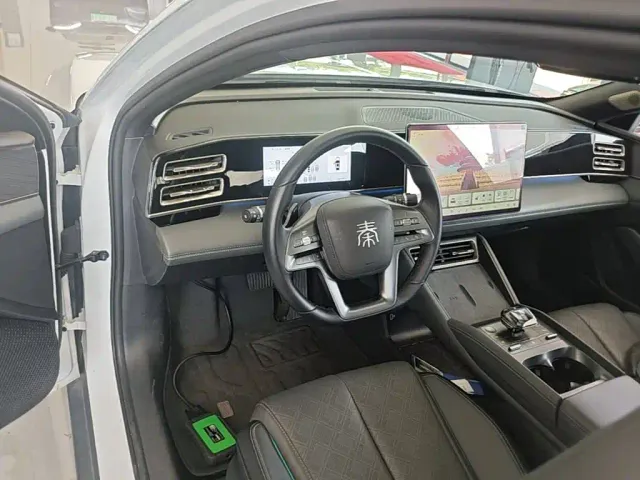 BYD Qin L — Фото автомобиля 10