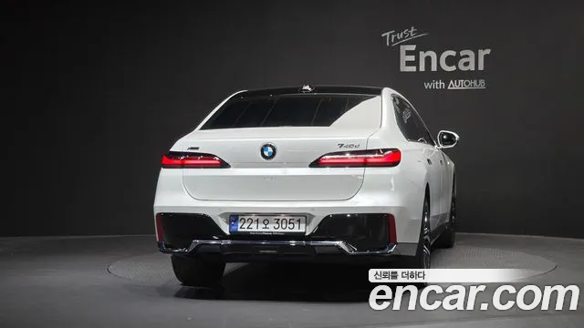 BMW 7-Series — Фото автомобиля 4