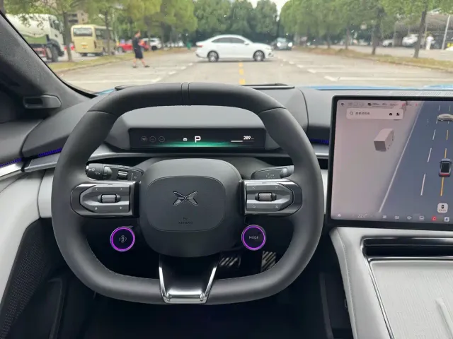 Xpeng P7 — Фото автомобиля 13