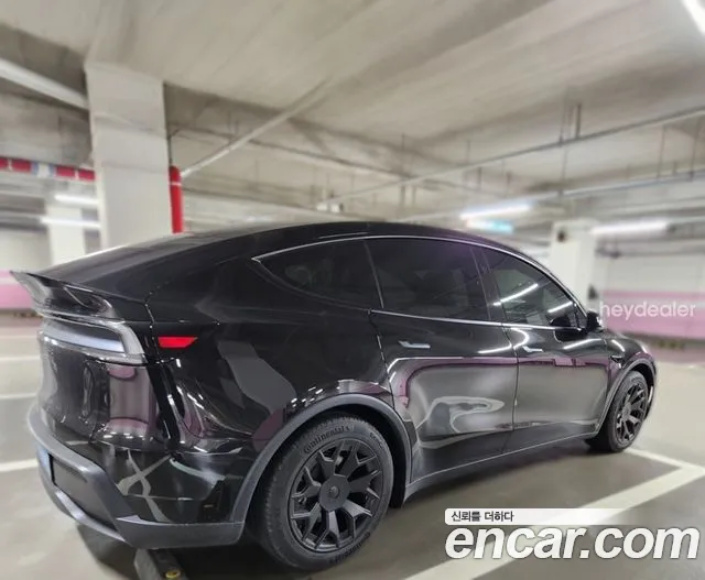 Tesla Model Y — Фото автомобиля 3