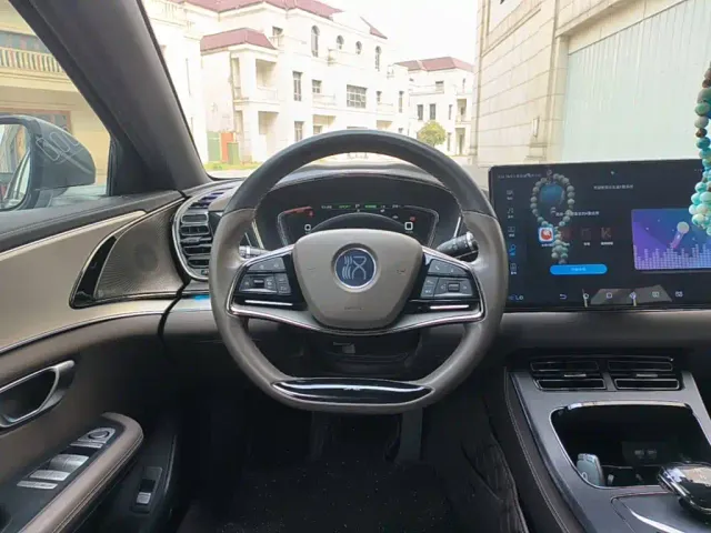 BYD Han — Фото автомобиля 10
