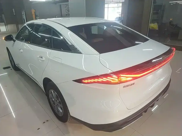 Geely Galaxy L6 — Фото автомобиля 4