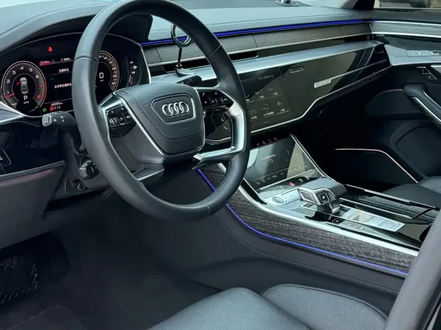 Audi A8 — Фото автомобиля 3