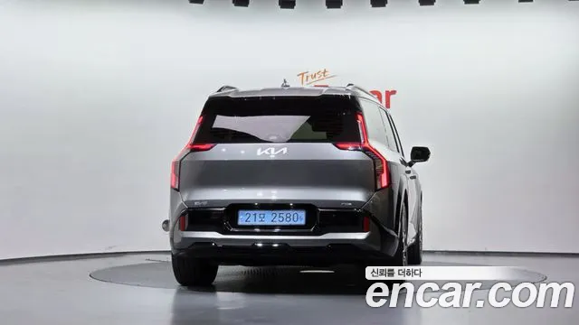 Kia EV9 — Фото автомобиля 4