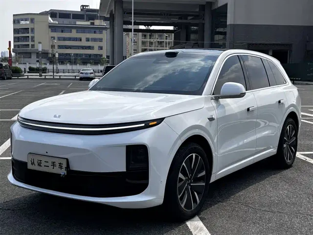 Li Auto L6 — Фото автомобиля 4