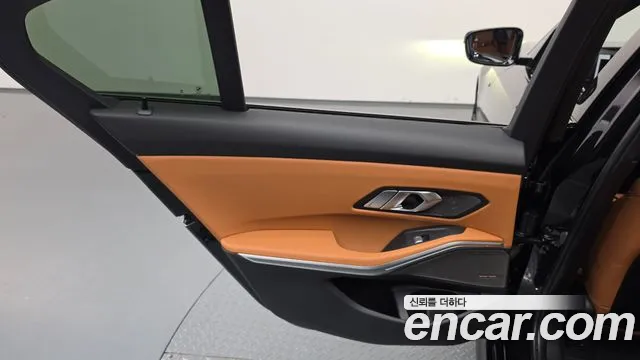 BMW 3 Series — Фото автомобиля 14