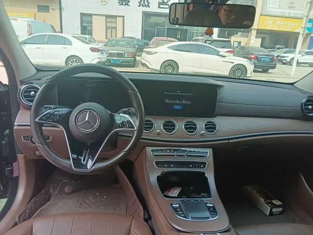 Mercedes-Benz E-Class — Фото автомобиля 5