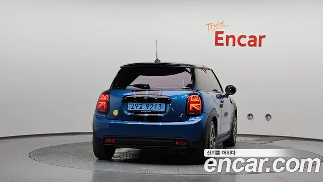 Mini Cooper — Фото автомобиля 4