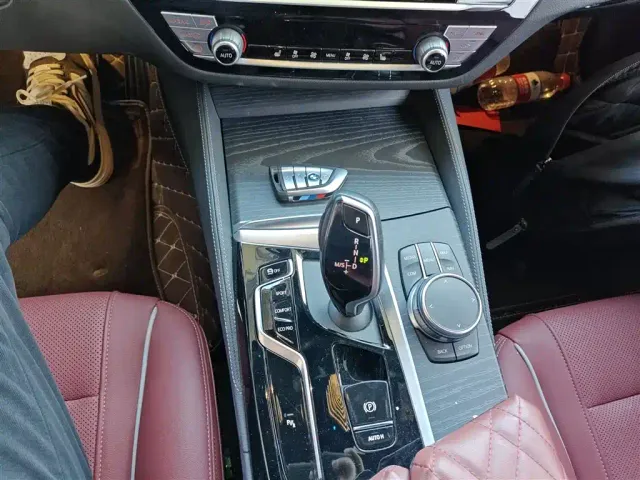 BMW 5 Series — Фото автомобиля 13