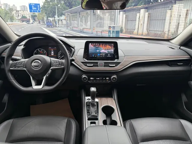 Nissan Teana — Фото автомобиля 6