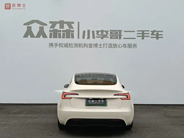 Tesla Model 3 — Фото автомобиля 5