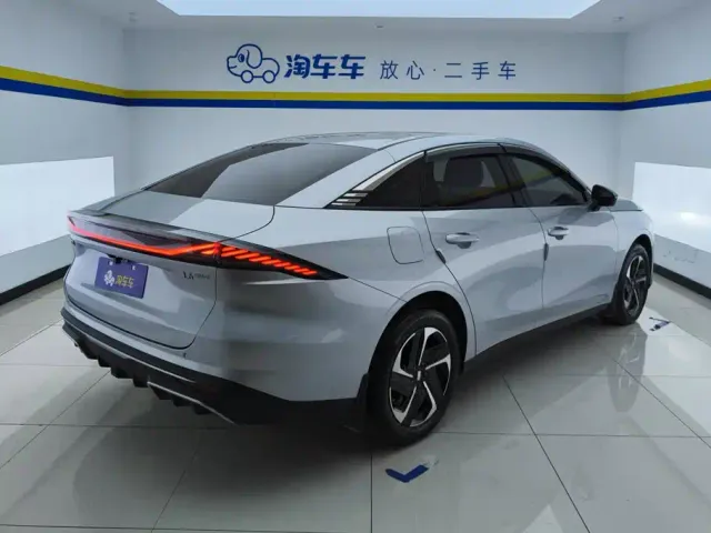 Geely Galaxy L6 — Фото автомобиля 3