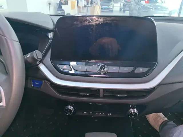 Chevrolet Menlo — Фото автомобиля 12