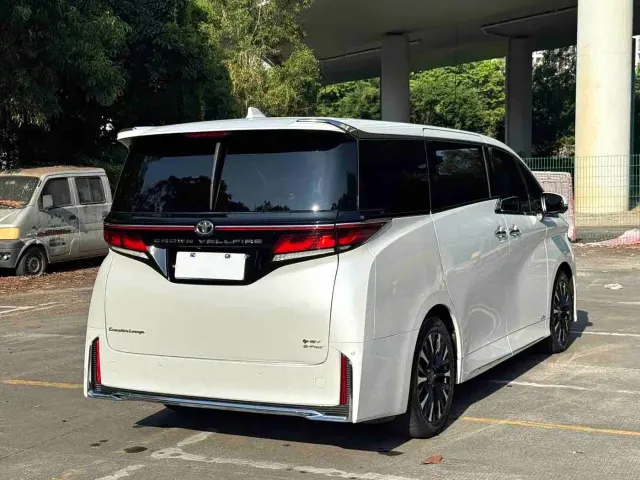 Toyota Vellfire — Фото автомобиля 7