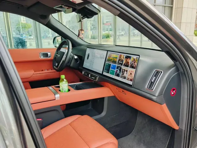 Li Auto L9 — Фото автомобиля 9