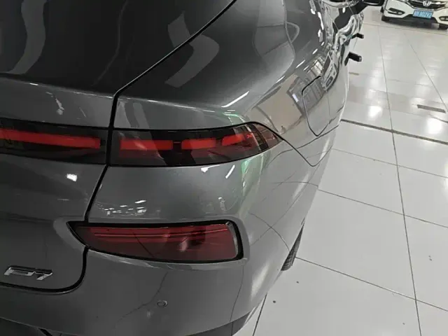 Xpeng P7 — Фото автомобиля 7