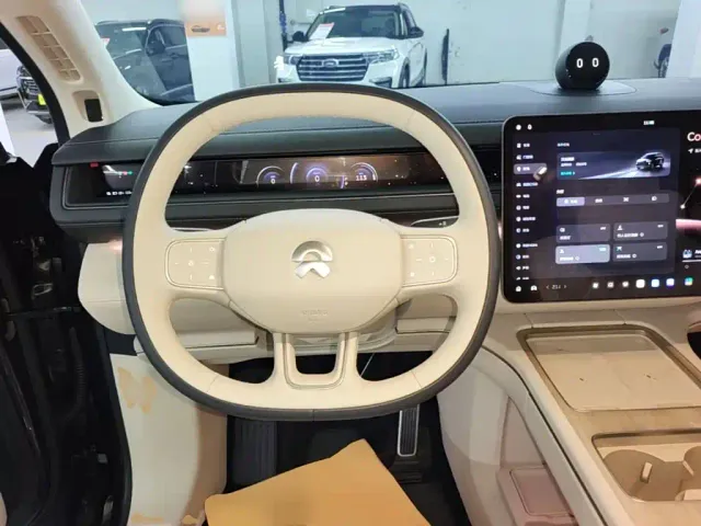 Nio ES8 — Фото автомобиля 10