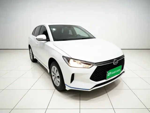 BYD e2 — Фото автомобиля 3