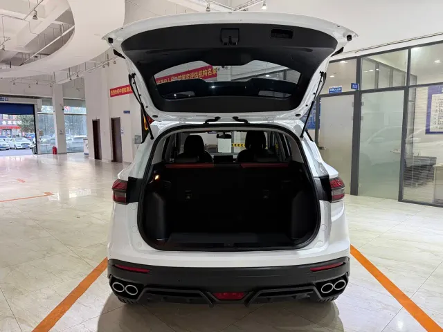 Geely Binyue — Фото автомобиля 8